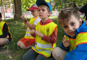 Dzieci czekają na zabawy na Ulicy Żywiołów.