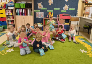 Pamiątkowe zdjęcie z solenizantem.