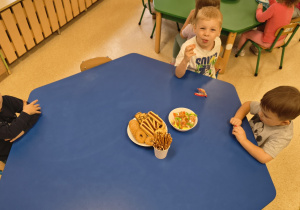 Poczęstunek urodzinowy od Artura.