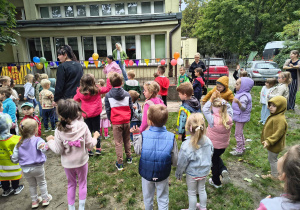 Zabawa taneczna "Tańcz i stop".