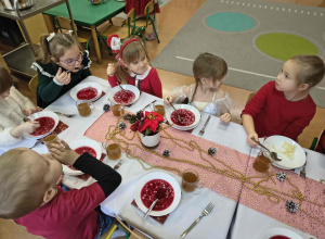 Wigilijny obiad w grupie Sówek