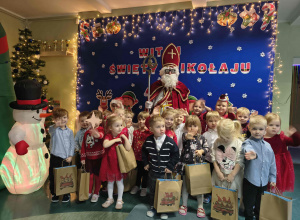 Spotkanie z Mikołajem dzieci z grupy Pszczółek