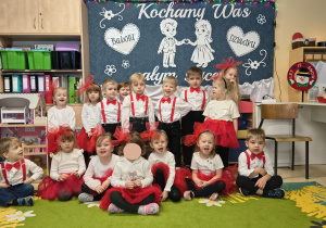 Pamiątkowe zdjęcie grupy Pszczółek.