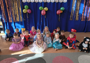 Prezentacja strojów dzieci z grupy I.