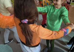 "Łódeczki" - taniec w parach.